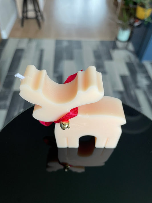 Cream Reindeer Candle – Christmas Pudding Scent