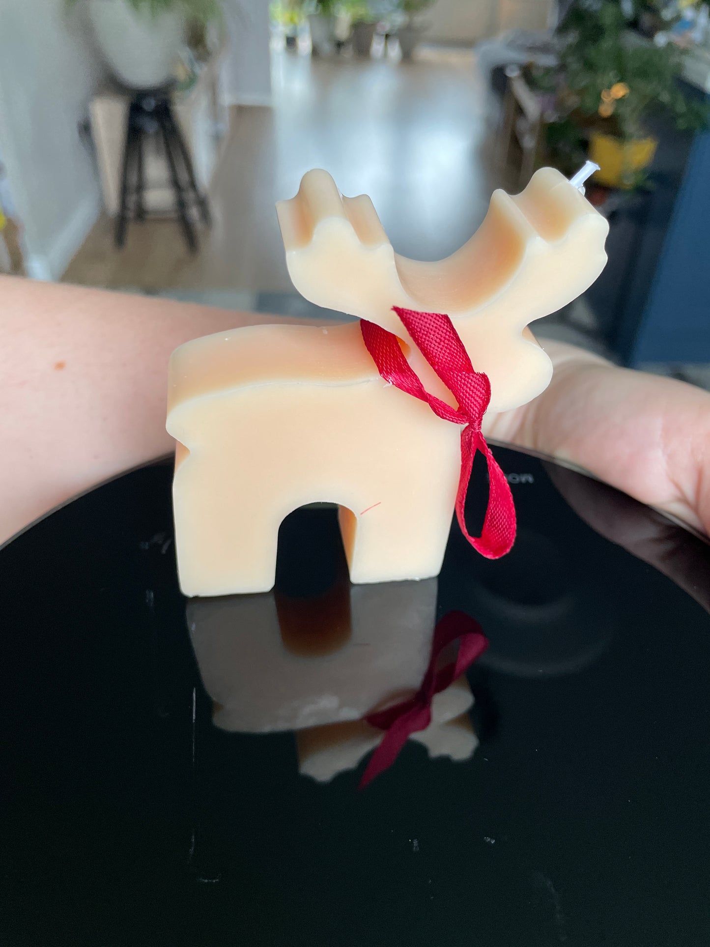 Cream Reindeer Candle – Christmas Pudding Scent
